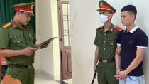 Làm giả giấy tờ, mang xe đi bán rồi thuê lại để cầm cố
