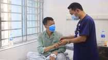 Mắc bệnh hiếm sau khi bị mèo cắn