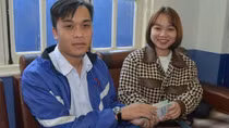 Tài xế taxi trả lại 190 triệu đồng nhặt được cho du khách
