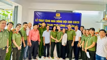 Trao nhà đồng đội cho gia đình thiếu tá Công an hy sinh khi làm nhiệm vụ