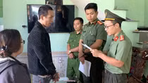 Góp tiền mua súng đi đòi nợ thuê