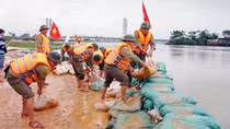 Xây dựng lực lượng chuyên trách và kiêm nhiệm ứng phó thiên tai, tìm kiếm cứu nạn