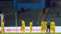Trọng tài V.League: VAR tự chế và giấc mơ có VAR thật
