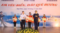Khơi dậy tình yêu biển đảo cho thế hệ trẻ
