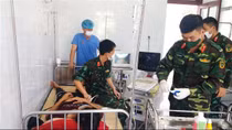 Bệnh xá đảo Song Tử Tây kịp thời cấp cứu ngư dân bị tai nạn lao động