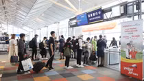 Bay quốc tế rẻ hơn nội địa