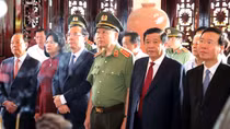 Lãnh đạo Đảng, Nhà nước dâng hương tưởng niệm cố Chủ tịch Hội đồng Bộ trưởng Phạm Hùng