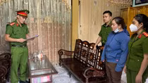 Nổ thân thiết nhiều VIP, chi "nửa tỏi" vào nhân viên hàng không