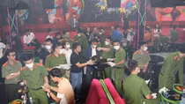Đột kích quán bar, nhiều thanh niên phê ma túy