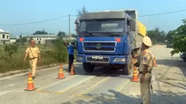 Xử lý nghiêm xe quá tải trọng để đảm bảo an toàn giao thông