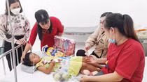 Cha ruột làm đơn xin nhận con về nuôi dưỡng