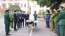 "Ôm" 144 nghìn viên ma tuý tổng hợp, 12 bánh heroin đi bán thì bị "tóm"