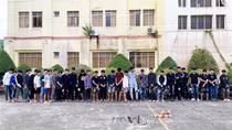Ngăn chặn 30 thanh thiếu niên mang hung khí tự chế đi giải quyết mâu thuẫn