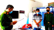 Cửa hàng trưởng “ăn” hơn 151 tấn bột mì
