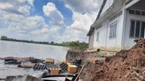 Trắng tay vì sạt lở bờ sông ở Vĩnh Long