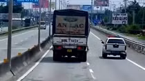 Đi vào làn dừng khẩn cấp còn “vờn” CSGT