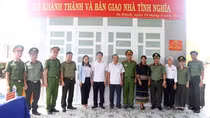 Công an Gia Lai trao nhà tình nghĩa tặng cán bộ Công an xã