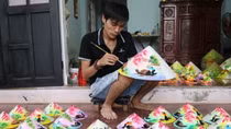 Chàng trai trẻ “thổi hồn” cho nón lá xứ Huế