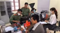 Quyết liệt thực hiện cao điểm 90 ngày đêm cấp hộ chiếu mẫu mới