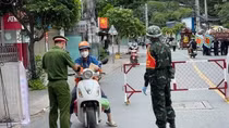Nén nỗi đau mất người thân để tập trung chống dịch COVID-19
