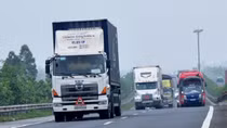 “Siết” an toàn giao thông trong hoạt động vận tải bằng ôtô dịp cuối năm