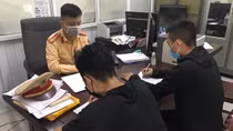 CSGT thành phố Vinh ra quân xử lý "quái xế"