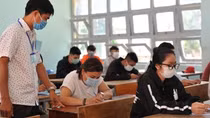 Nhiều tỉnh, thành miền Tây xem xét miễn giảm học phí