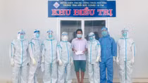 Bệnh nhân nặng đầu tiên ở Trung tâm Hồi sức tích cực COVID-19 Long An ra viện