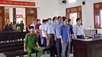 Vụ lộ đề thi công chức ở Phú Yên: xử án tù giam 10 bị cáo, 8 người còn lại được hưởng án treo
