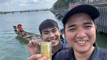 Tìm thấy lượng vàng thứ hai của người dân đánh rơi xuống sông Hương