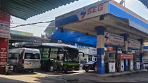 Bài 1: Tràn lan bến “cóc” tự phát và điểm đón xe được hợp pháp hóa ven đường