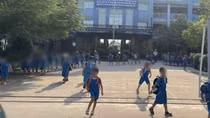 Kỷ luật cô giáo bắt học sinh dùng kim tiêm tự đâm vào tay
