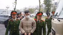 Sốc: Thổi giá sữa HIUP gấp 6 lần, Z Holding hưởng lợi khủng và đánh vào tâm lý khách hàng "giá đắt, sữa mới xịn"!