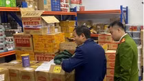 Phát hiện 1,5 tấn nguyên liệu thực phẩm không rõ nguồn gốc cung cấp cho các cửa hàng lẩu