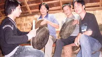 Trầm Tích hát
