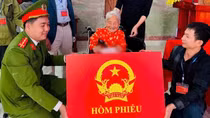 Cụ bà 104 tuổi ở Hải Phòng: Vinh dự và tự hào được đi bỏ phiếu bầu cử