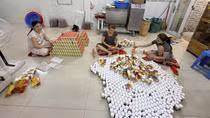 Bắt giam 3 người sản xuất, buôn bán thuốc đông y giả trộn Paracetamol