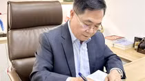 Người kể chuyện Kế hoạch phản gián CM-12