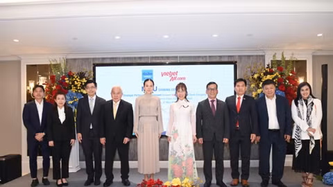 Madam Pang và Tiến sĩ Nguyễn Thị Phương Thảo đồng hành vì bóng đá và tình hữu nghị Việt Nam – Thái Lan