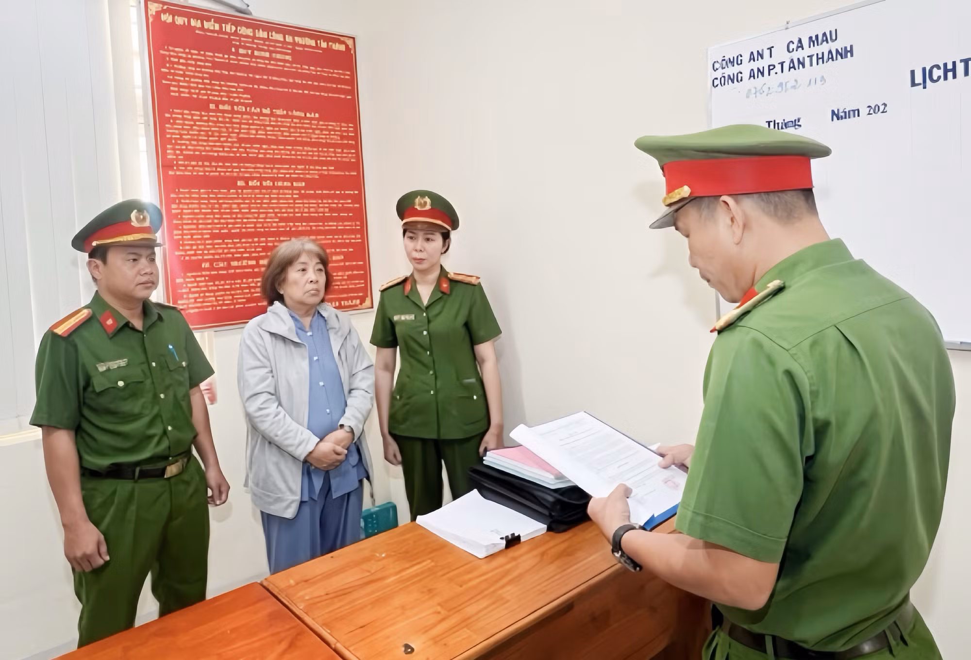 Nguyễn Thị Mỹ Nồng bị khởi tố về hành vi gian dối trong việc quản lý các dây hụi, chiếm đoạt hơn 1,3 tỷ đồng