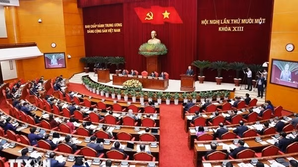 Thông cáo báo chí về ngày làm việc thứ hai của Hội nghị Trung ương 11 khóa XIII