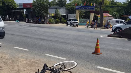 Nam học sinh tử vong sau va chạm với xe ben trước cổng trường