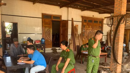 Điều tra vụ người đàn ông tử vong với con dao cắm trên ngực
