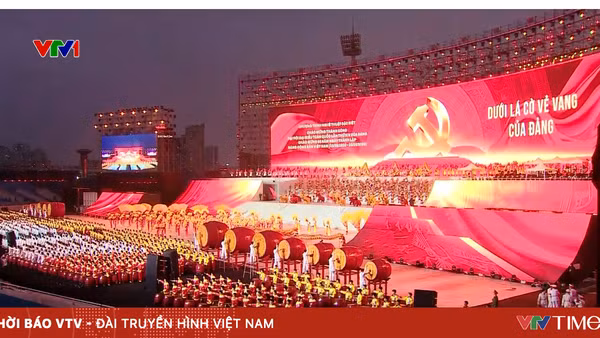 Chương trình nghệ thuật đặc biệt 'Dưới lá cờ vẻ vang của Đảng'