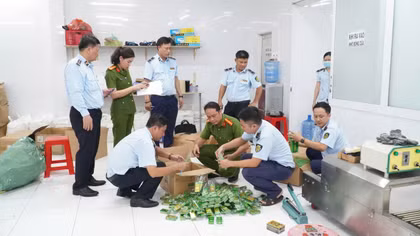 Triệt phá nhiều đường dây hàng lậu qua biên giới
