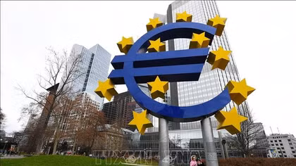 Eurozone trước sức ép lạm phát và gánh nặng vay nợ 