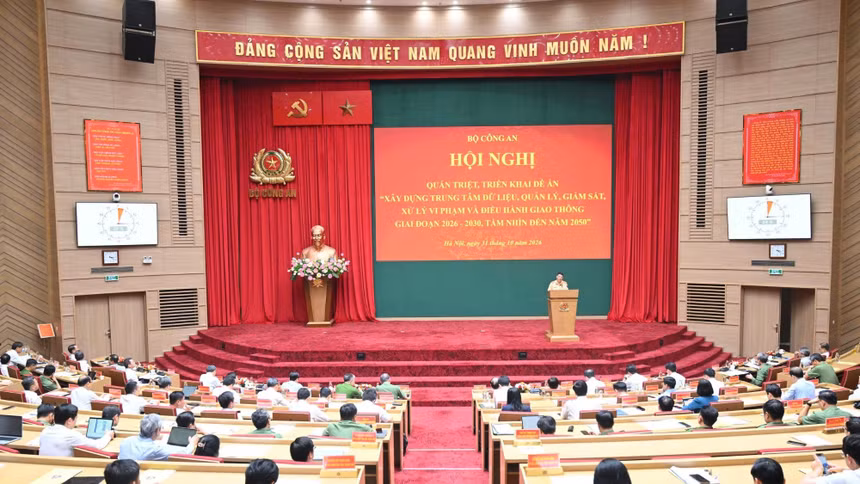 Xây dựng trung tâm dữ liệu, quản lý, giám sát, xử lý vi phạm và điều hành giao thông