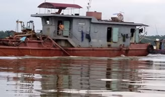 Ba tàu sân bay Mỹ cùng 15.000 binh sĩ dàn trận tại Trung Đông