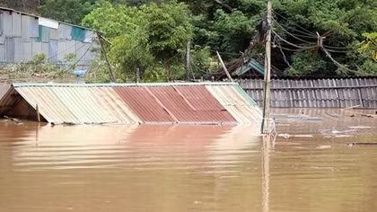 Khởi tố 3 đối tượng giữ người trái pháp luật