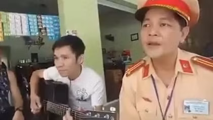 Tạm giữ đối tượng hành hung tài xế sau va chạm giao thông